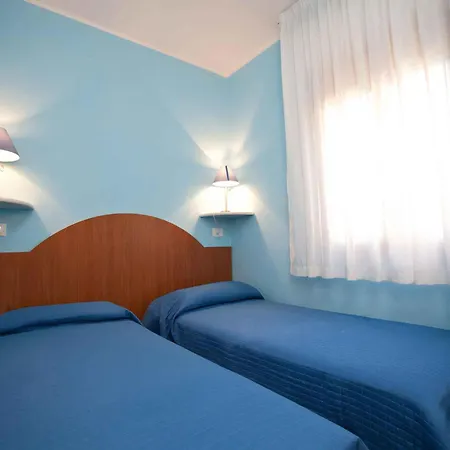 Two-bedroom Near Sea 12 דירה *