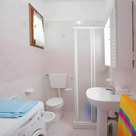 Two-bedroom Near Sea 12 *
