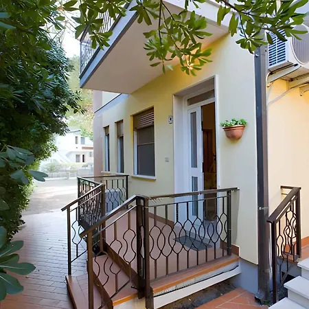 Two-bedroom Near Sea 12