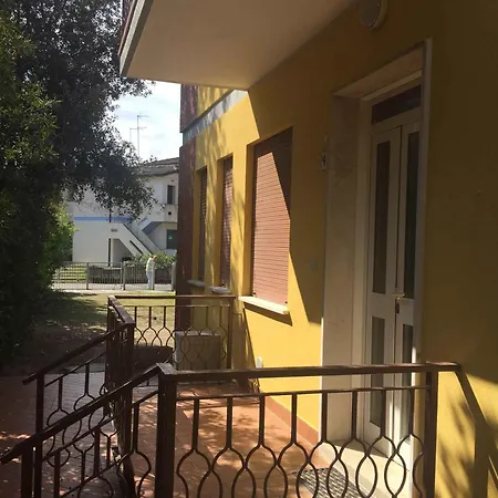 Two-bedroom Near Sea 12