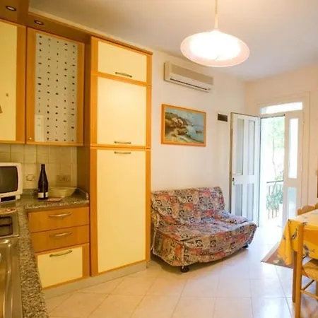 דירה Two-bedroom Near Sea 12 רוסולינה מארה